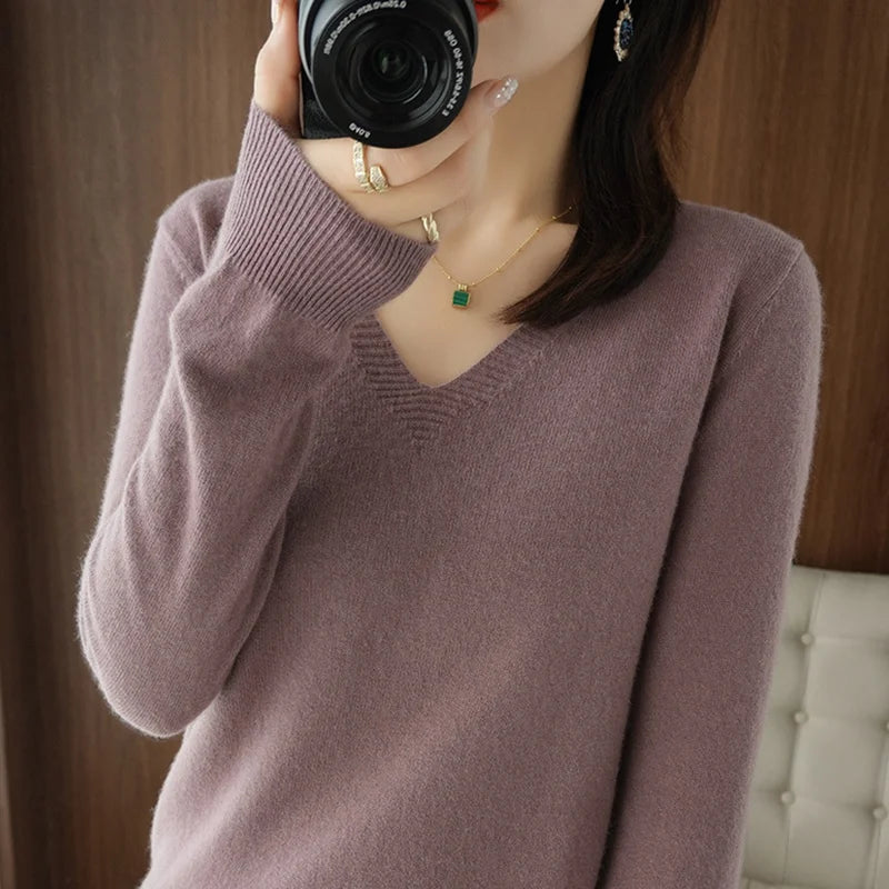 Women's Cozy Knit V-Neck Sweater - Effortless Autumn & Winter Style