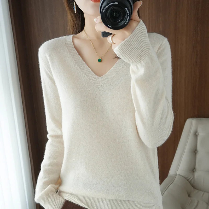 Women's Cozy Knit V-Neck Sweater - Effortless Autumn & Winter Style