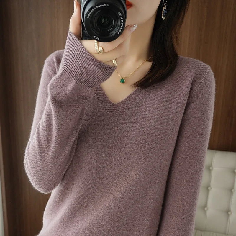 Women's Cozy Knit V-Neck Sweater - Effortless Autumn & Winter Style