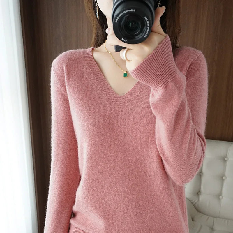 Women's Cozy Knit V-Neck Sweater - Effortless Autumn & Winter Style